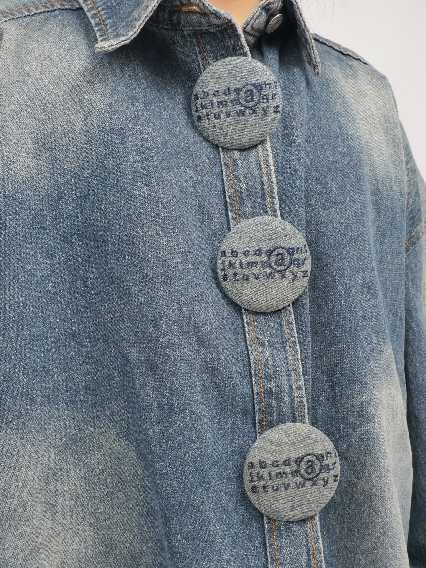 Oversized Denim Shirt – Moon Fade – MJ263763
