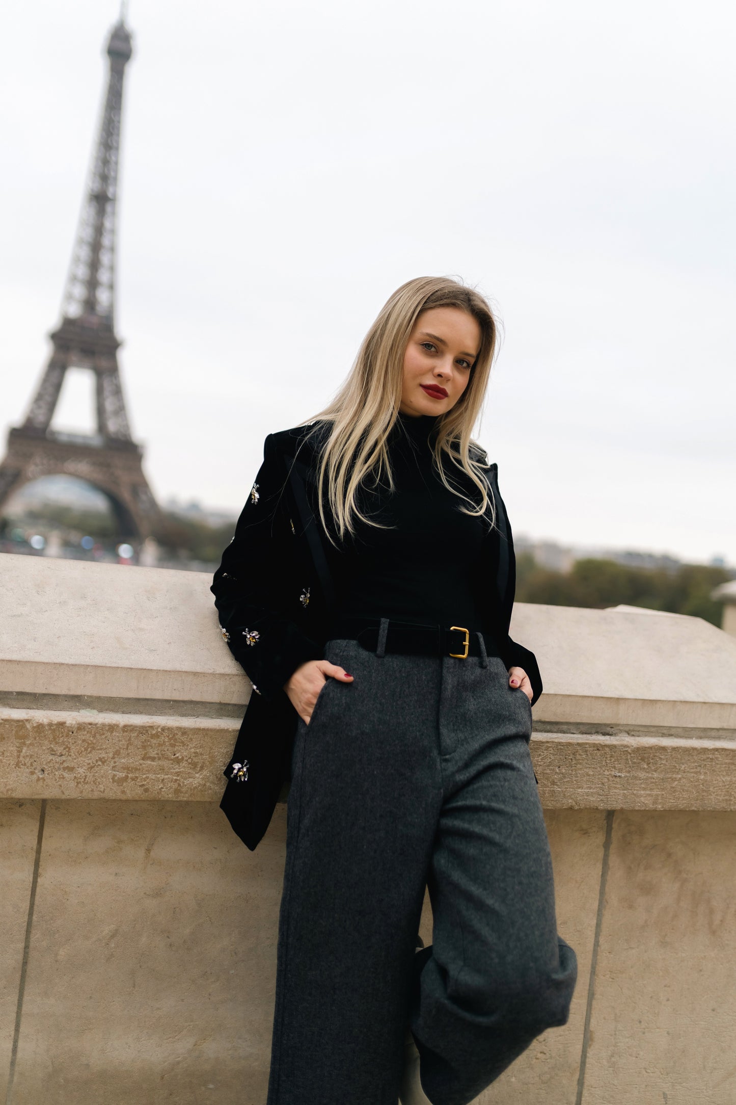 Bee Embellished Blazer – Royal Thread – MJ267869