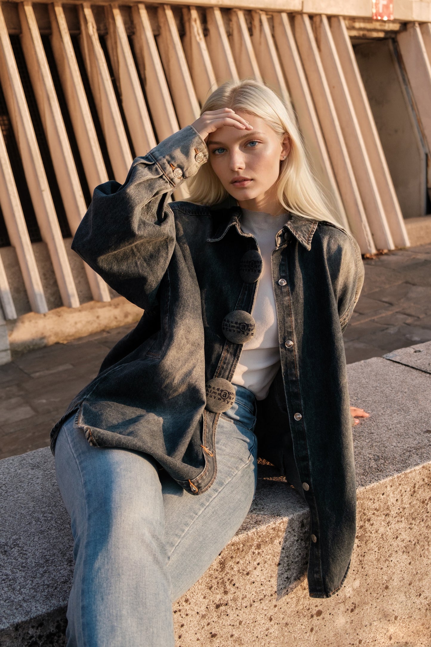 Oversized Denim Shirt – Moon Fade – MJ263763