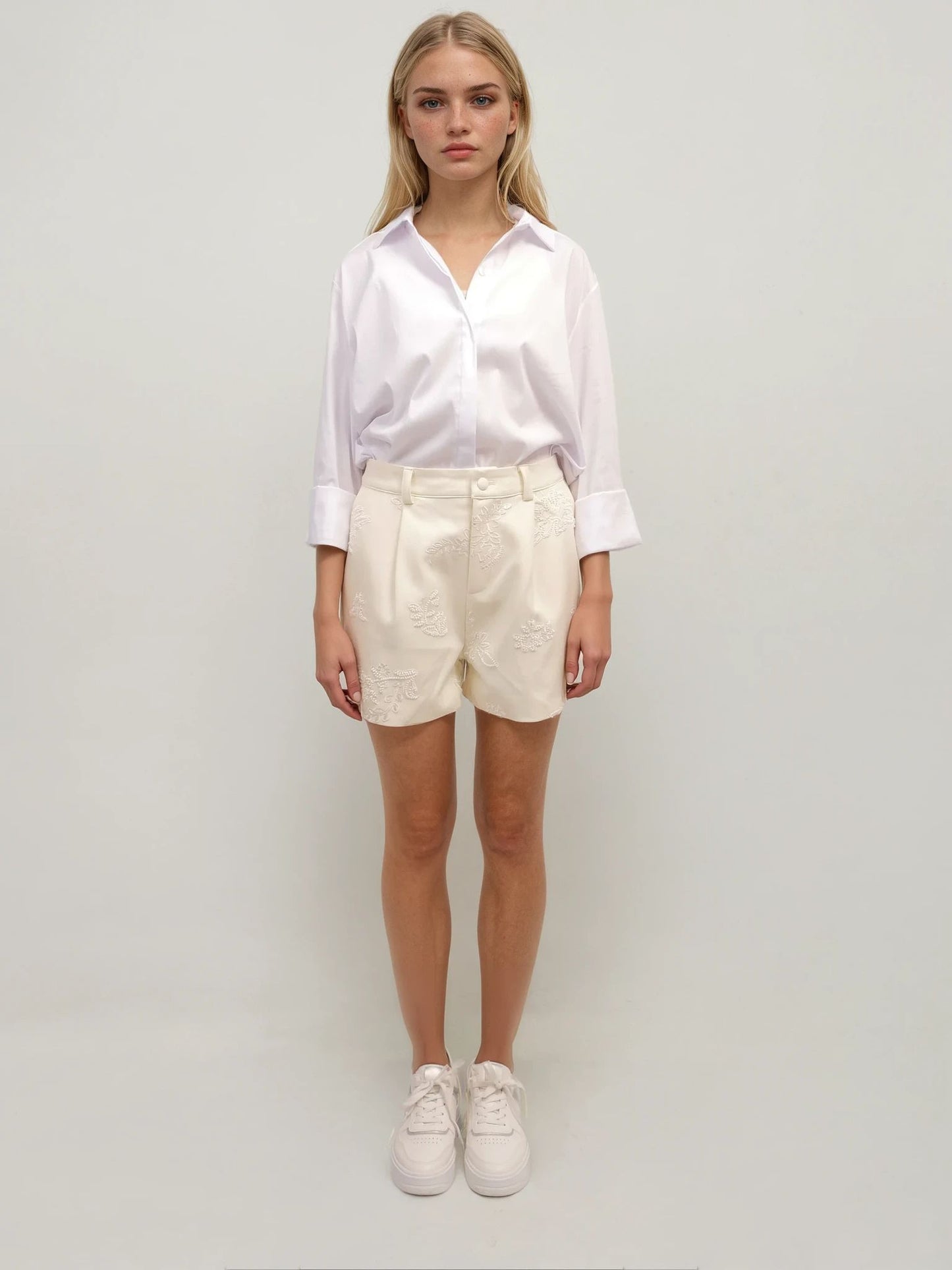 Embroidered High-Waisted Shorts – Ivory Grace – MJ256544