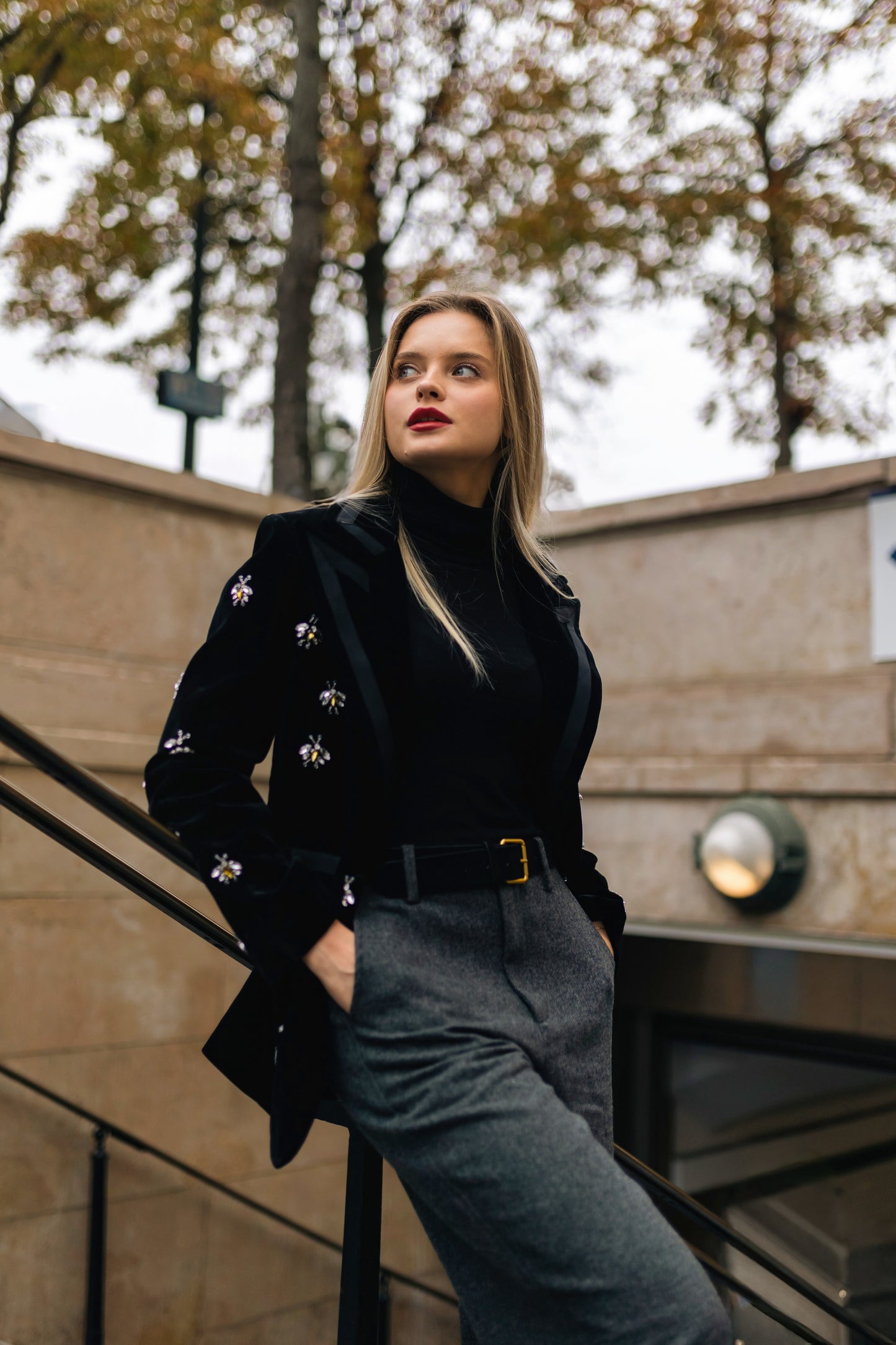 Bee Embellished Blazer – Royal Thread – MJ267869