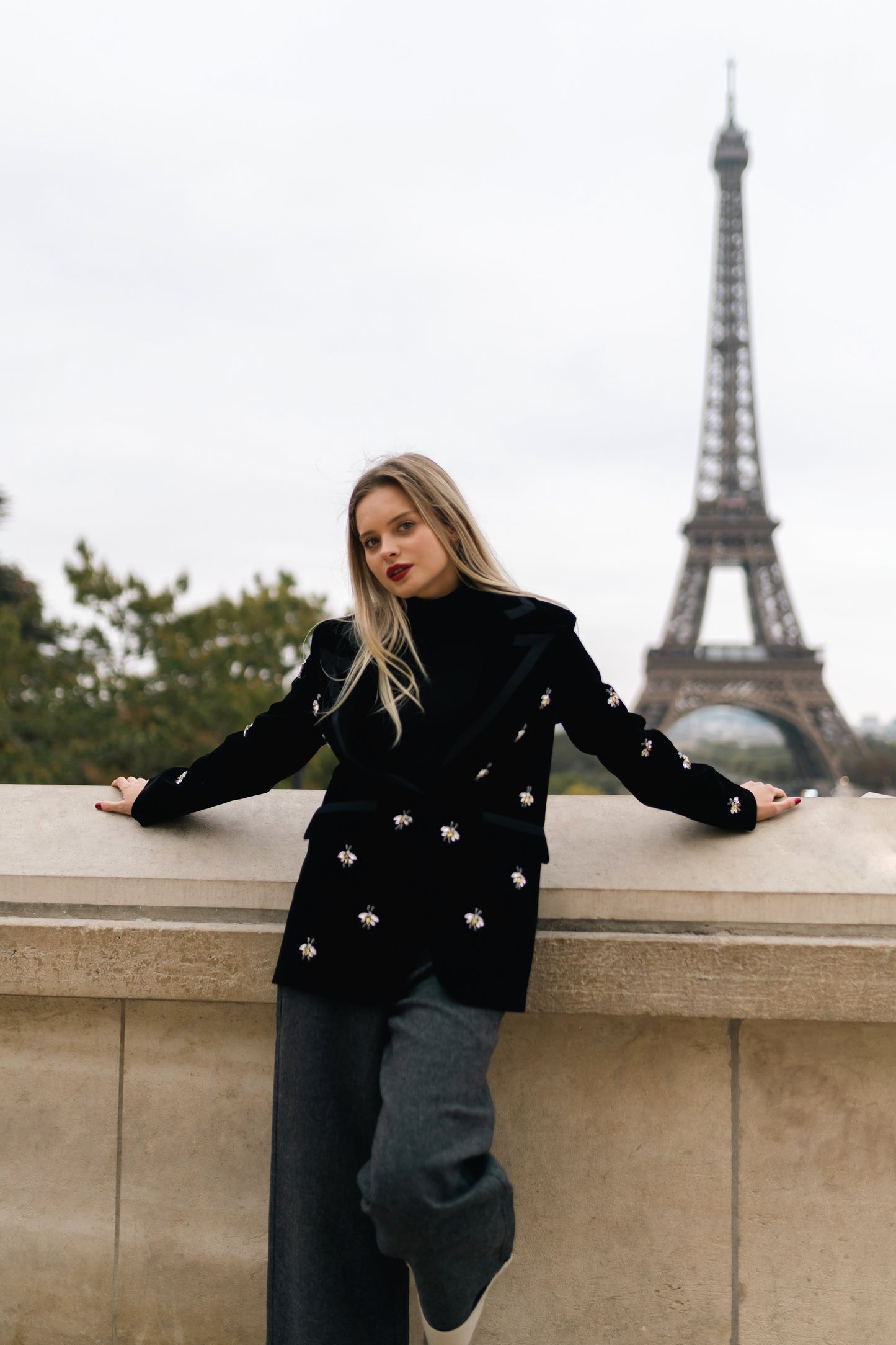 Bee Embellished Blazer – Royal Thread – MJ267869