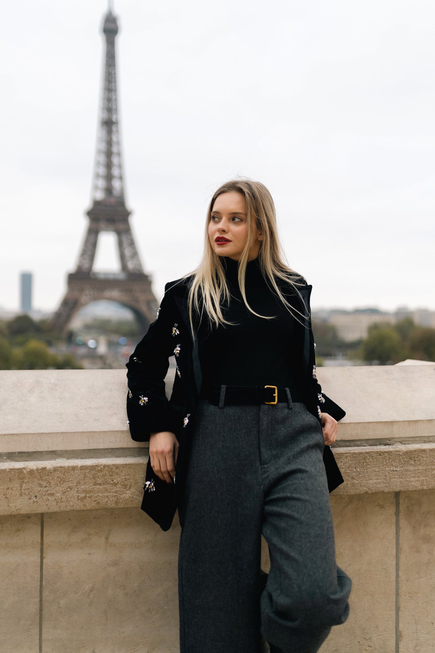 Bee Embellished Blazer – Royal Thread – MJ267869