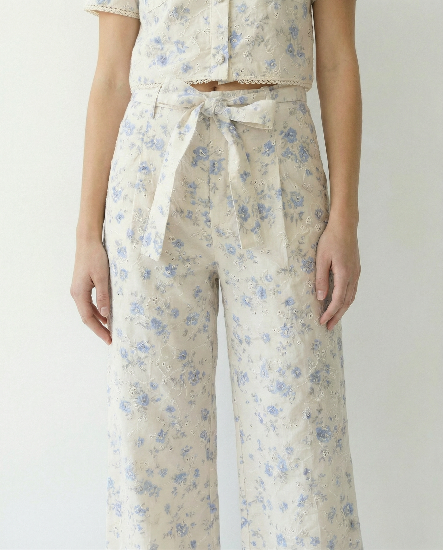 Embroidered Floral Wide-Leg Pants – Blossom Elegance – MJ255566