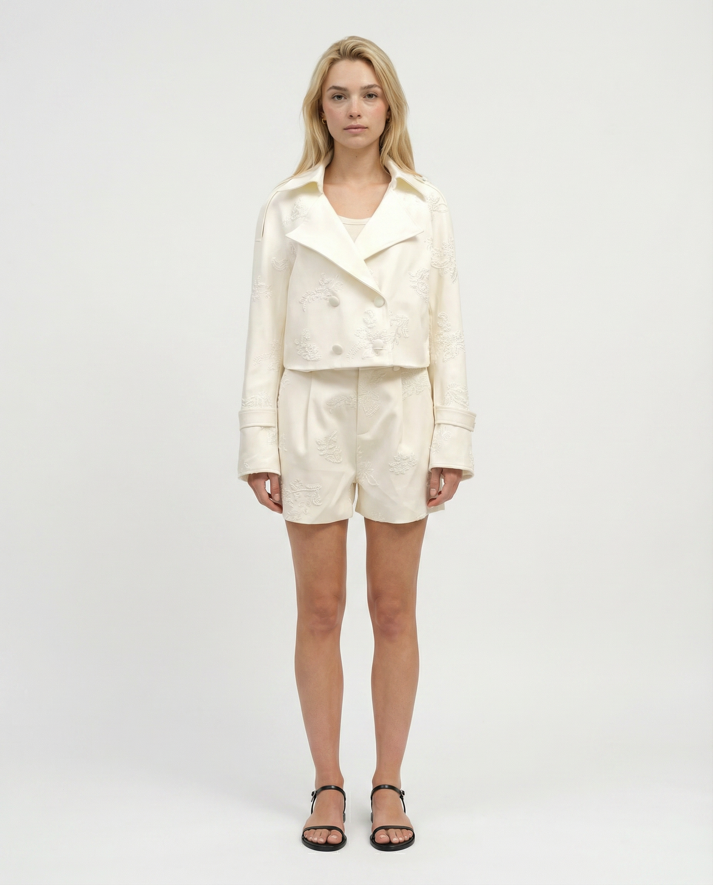 Veste Courte Brodée – Ivory Grace – MJ256542