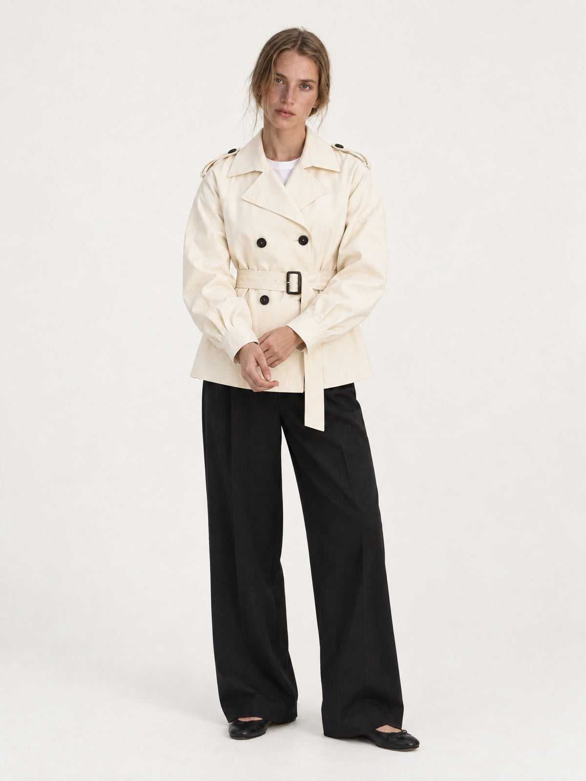 Beige short belted trench MJ272607, worn buttoned and belted
