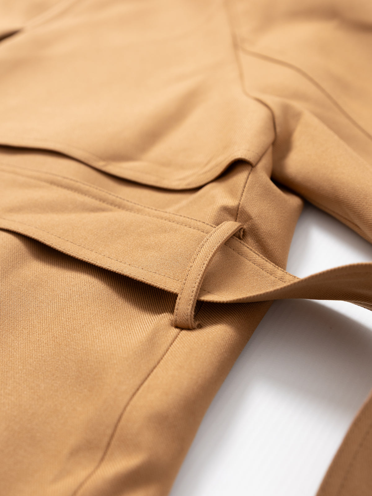 Camel structured belted trench MJ2732403, belt loop detail